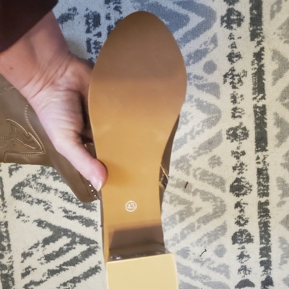 Fashion boots.  Cowgirl high heel. Clogs ankle boots. NWOT. Embroidery sz43 - Picture 7 of 9